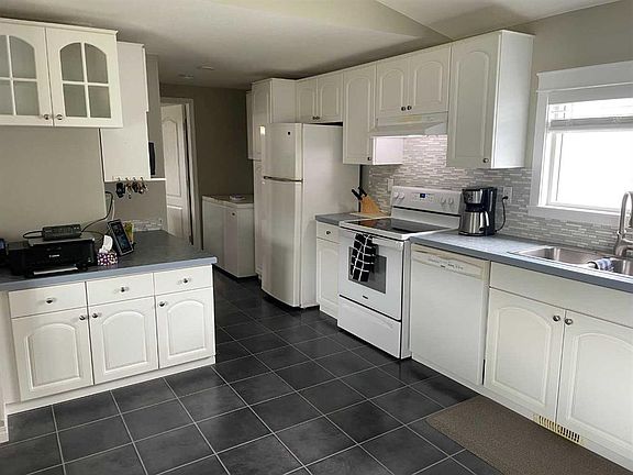 3rd image of 10405 W 100th St