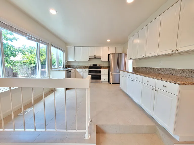 1093 Jamaica St — Photo 5