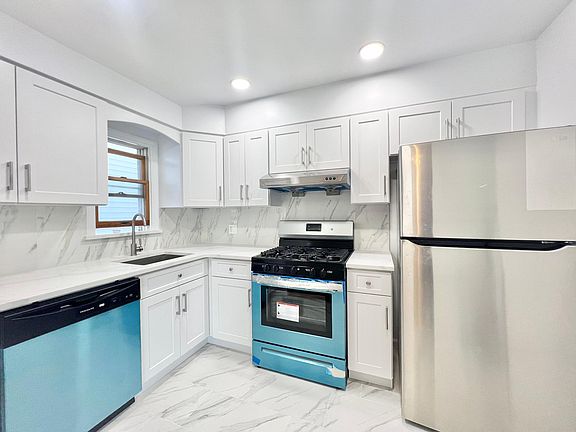 3rd image of 4810 206th St