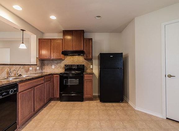 4th image of 11315 Drumellan St