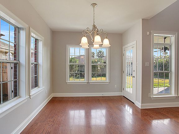 3rd image of 1721 Giuffrias Ave