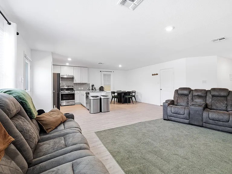 5443 Calton Bnd — Photo 3