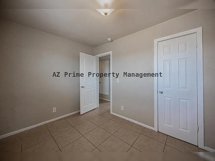 2062 E Nancy Ln — Photo 24