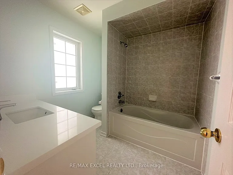 588 Hoover Park Dr — Photo 12