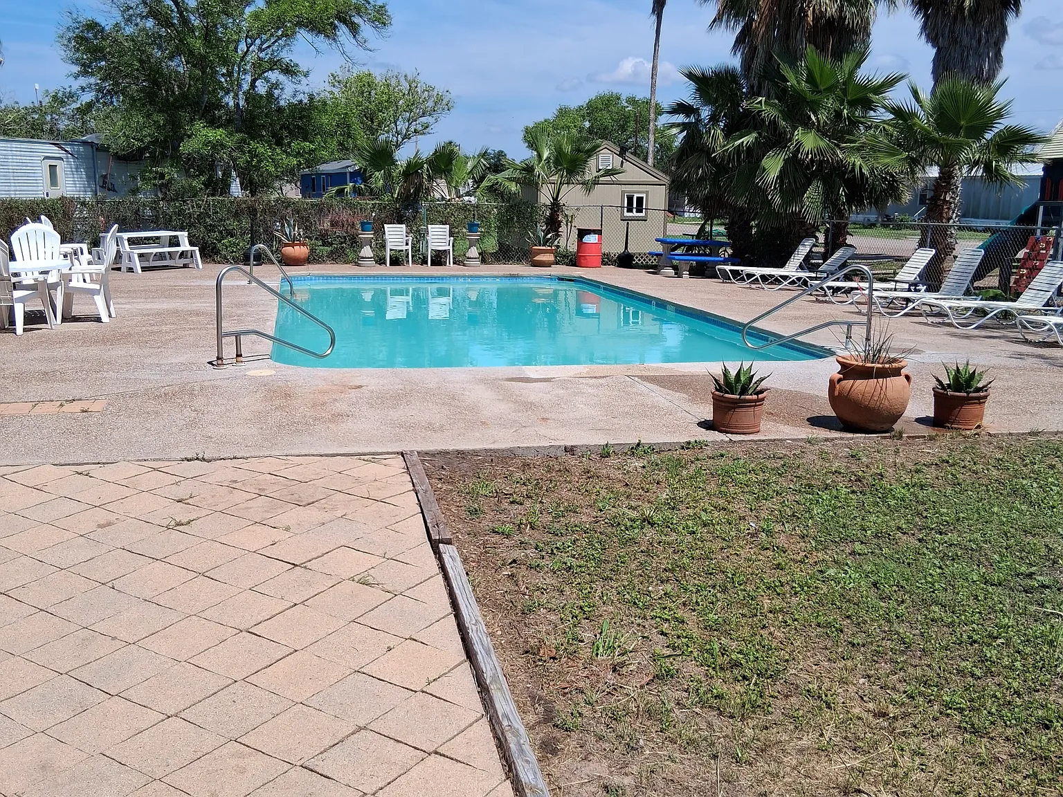 3 bed, 850 sqft, $849 — Photo 4