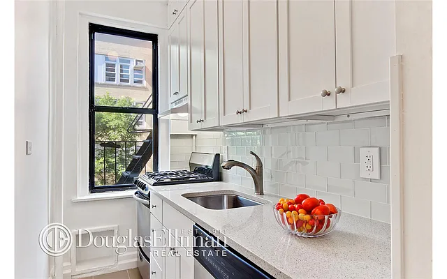 Rented by Douglas Elliman | media 24