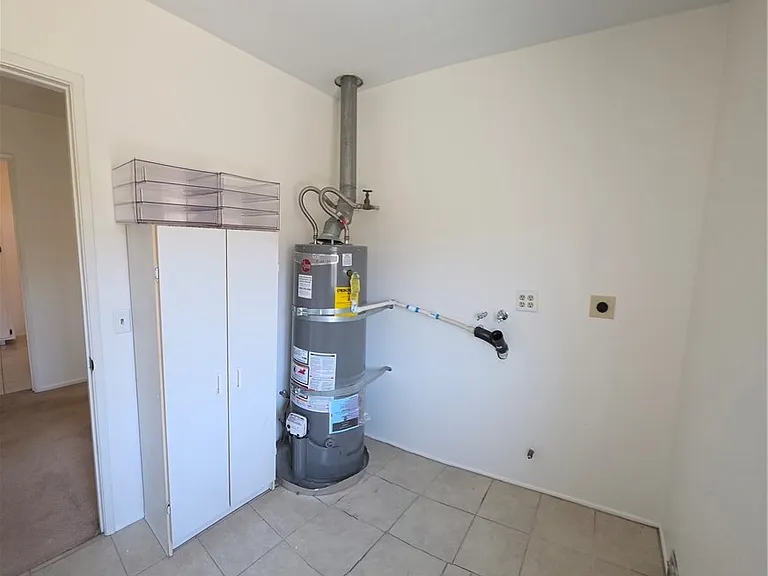 4442 E Addington Dr — Photo 15