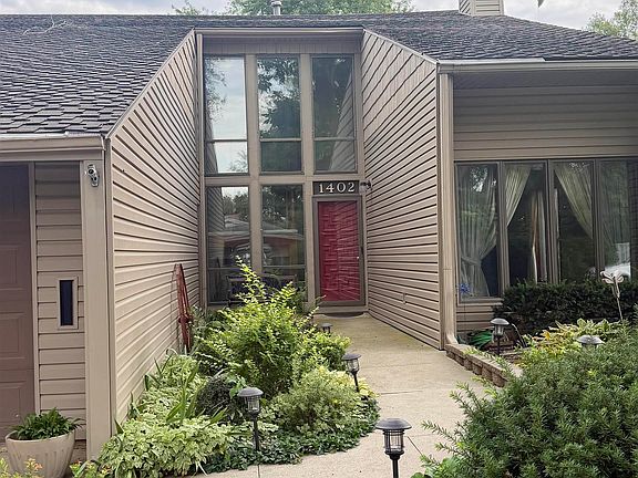 2nd image of 1402 Hazel St