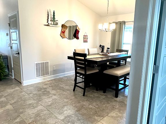 3rd image of 3178 Forest View Ln