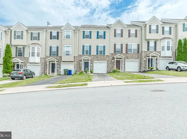 206 Bruaw Dr, York, PA 17406