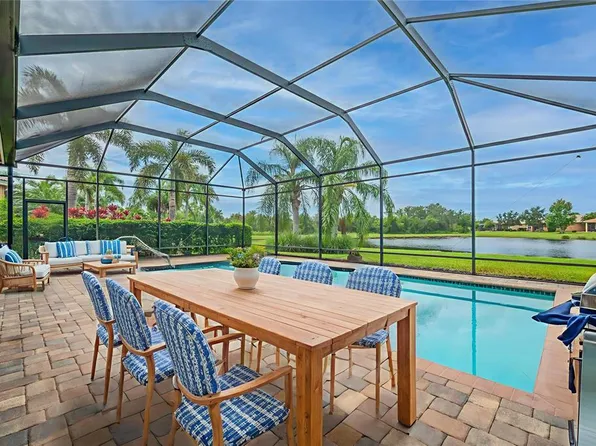 5011 Crystal Beach Dr, Wimauma, FL 33598