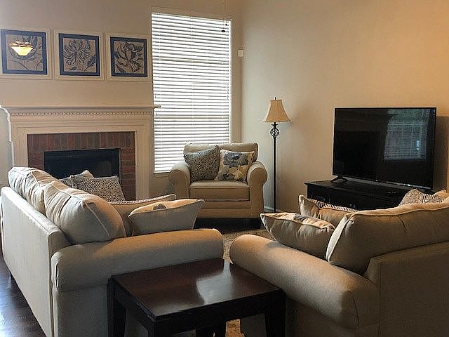 1st image of 1225 Springwood Dr