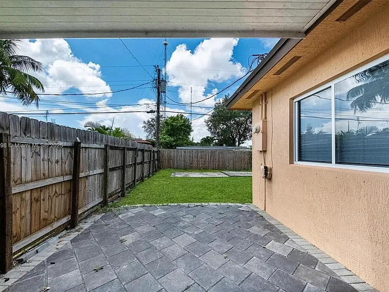6124 SW 39th St — Photo 30