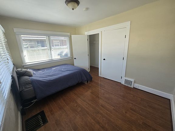 3rd image of 166 E Kelsey Ave