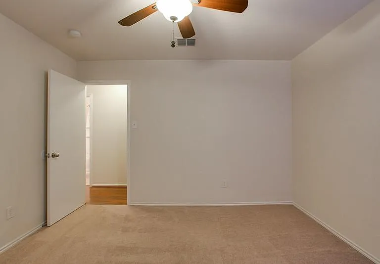 4541 Martingale View Ln — Photo 6