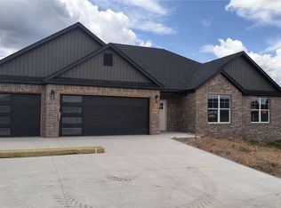 4942 Cowboy St, Springdale, AR 72762