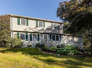 41 Deerfield Ln, Bethany, CT 06524