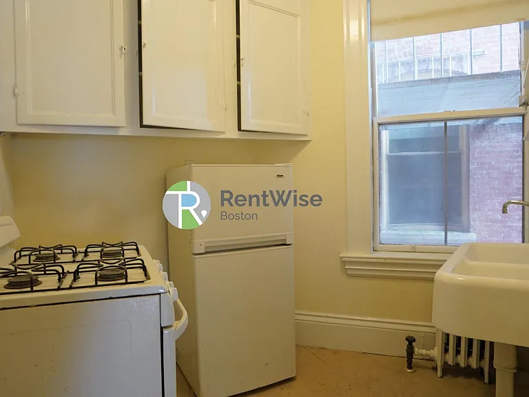 2 Ware St #109U — Photo 8