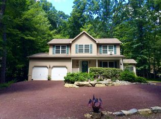 17 Great Oaks Dr, Nesquehoning, PA 18240