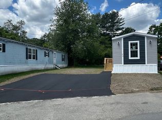 214 Shoreline Dr, North Billerica, MA 01862