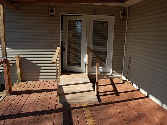 4th image of 905 Highland Ave