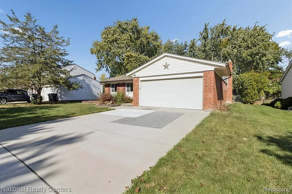3 bed, 2.5 bath, 2353 sqft, $2,800 — Photo 4