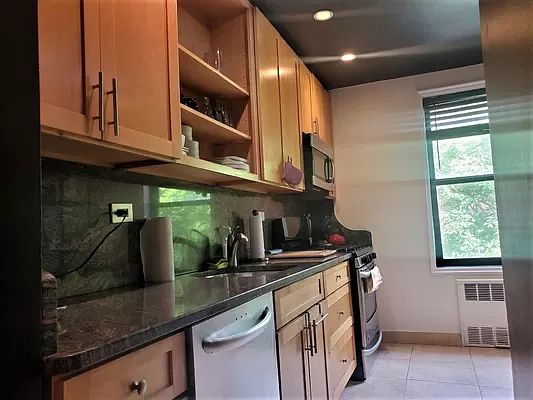 4th image of 2550 Independence Ave APT 3K
