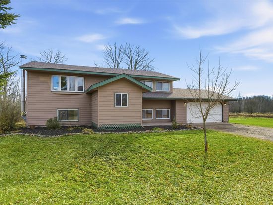 9233 140th St, Milaca, MN 56353