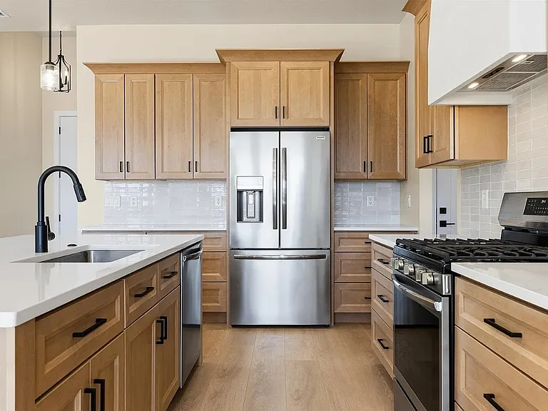 451 N 200 E — Photo 3