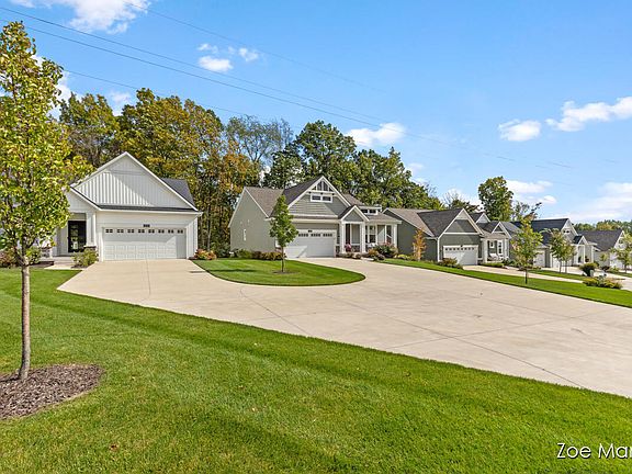 3rd image of 8246 Autumn Acres Dr