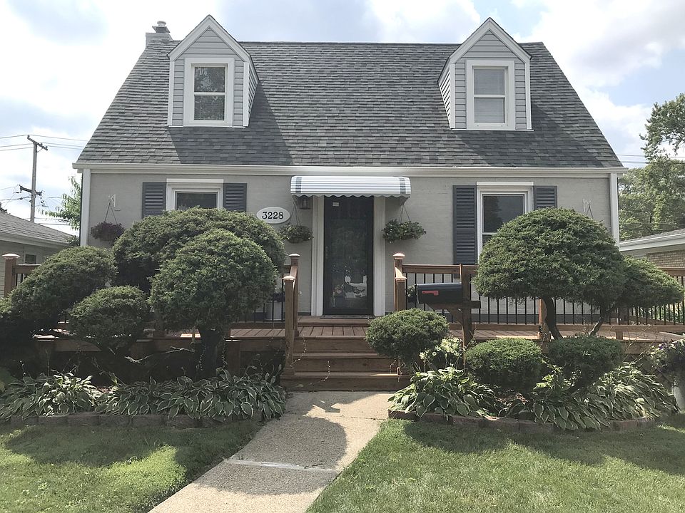 1st image of 3228 Ernst St
