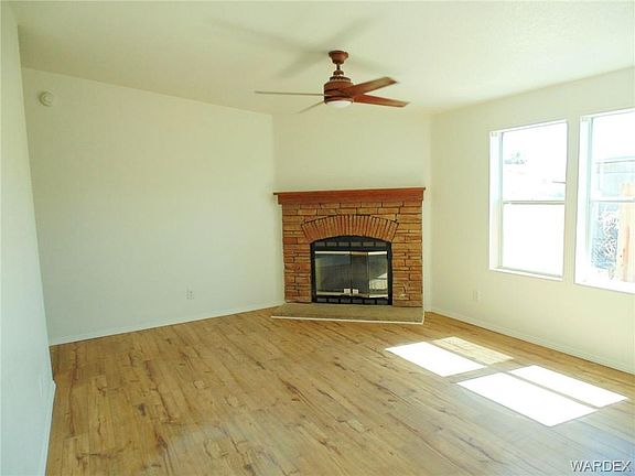 3rd image of 2125 E Hackamore Dr