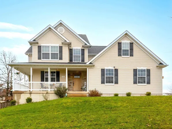 1607 E 5th St, Coal Valley, IL 61240