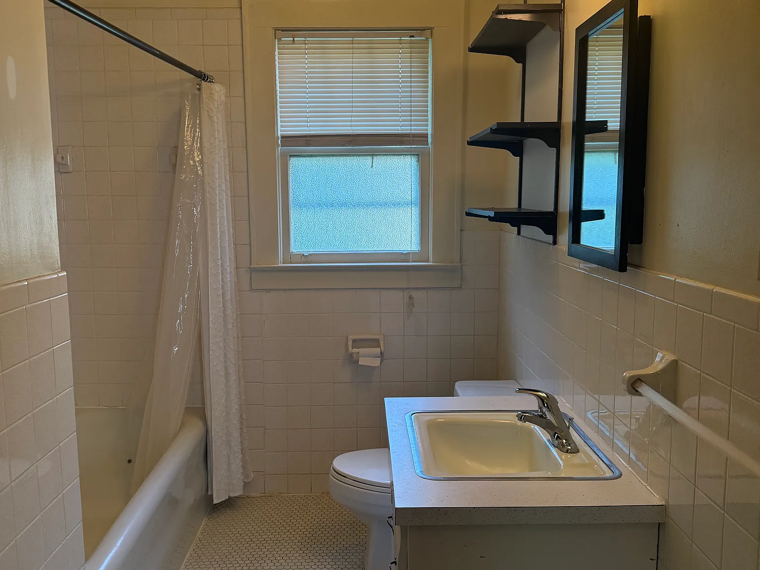 3 bed, 1640 sqft, $1,600 — Photo 4