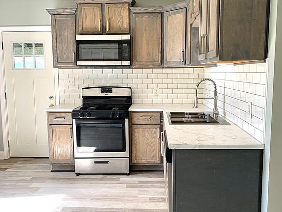 2nd image of 801 E 5th St #A