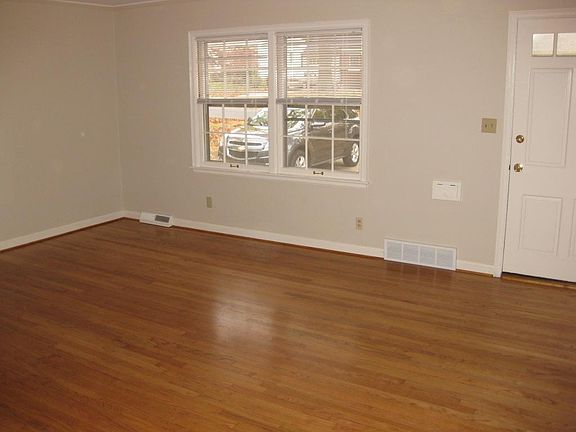 3rd image of 5323 W 72nd Ter
