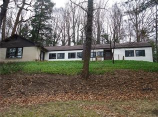 760 Cabin Hill Dr, Greensburg, PA