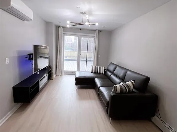 138-12 Northern Boulevard image 7 of 16