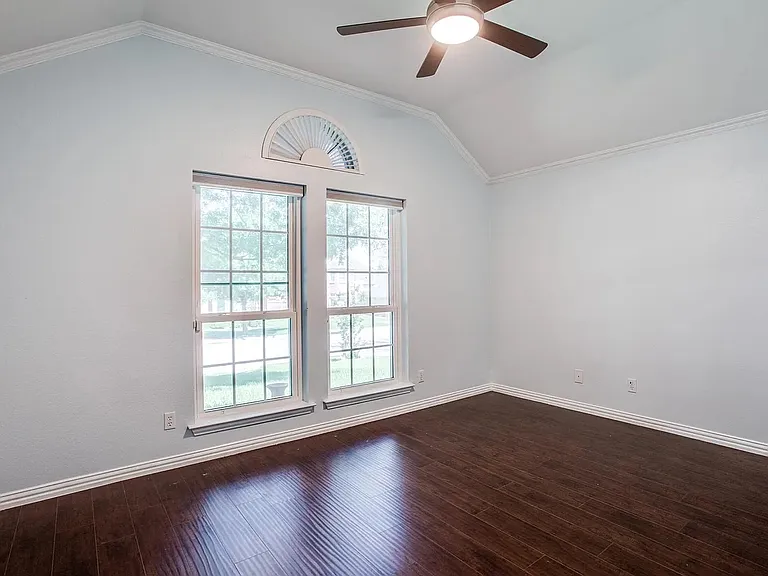 63 Remington Dr W — Photo 12