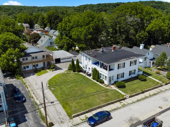 90 Sayles St, Southbridge, MA 01550