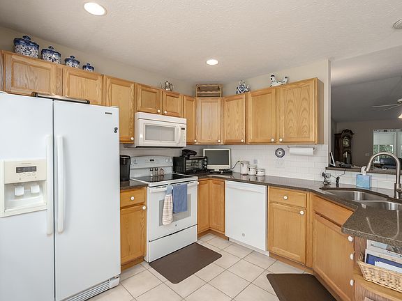 5th image of 119 Pinegrove Dr