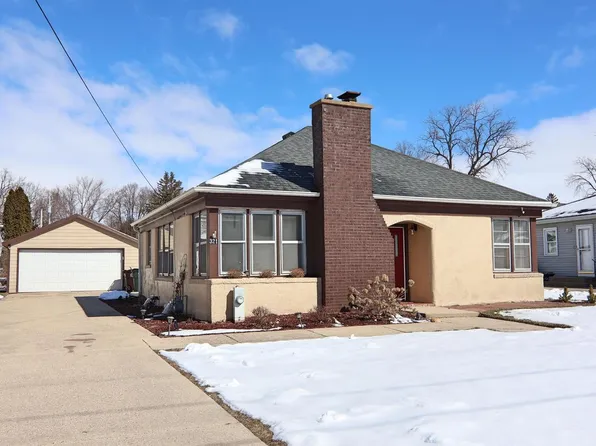 321 West Centre St, Footville, WI 53537