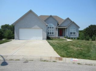 1800 NE Volos Ct, Blue Springs, MO 64014