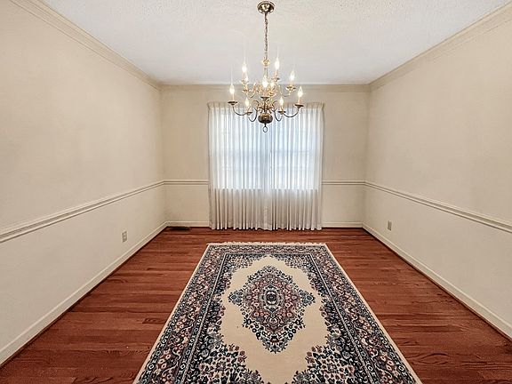4th image of 133 Dovie Ct