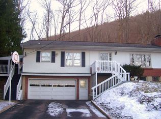 1704 Pleasant Dr, Vestal, NY 13850