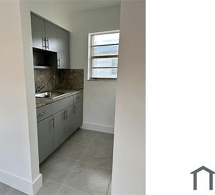 3rd image of 330 W 20th St #7
