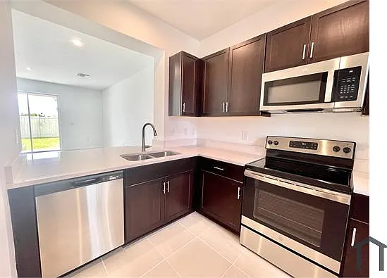 2 bed, 1200 sqft, $1,850 — Photo 4