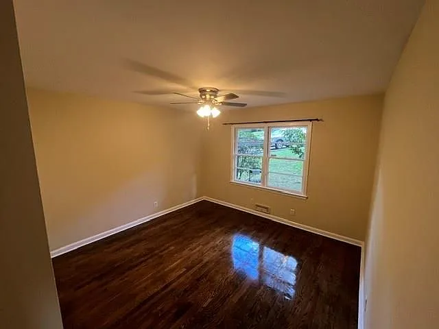 2088 Evergreen Ln NW — Photo 4