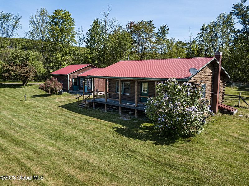 2nd image of 1562 Carlton Road