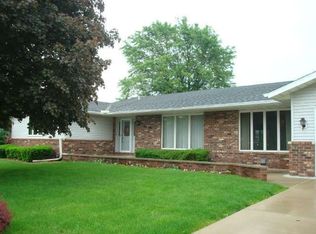 110 N Castle Dr, Dunlap, IL 61525